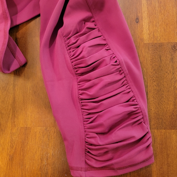 Fabletics High Waist Pureluxe Fitness 7/8 Leggings with Rouched Leg - Picture 4 of 5